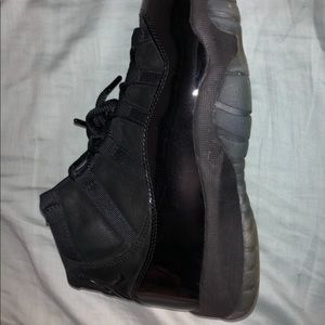 Cap and gown jordan 11